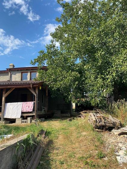 Casă cu 4 camere în Bencecu de Jos