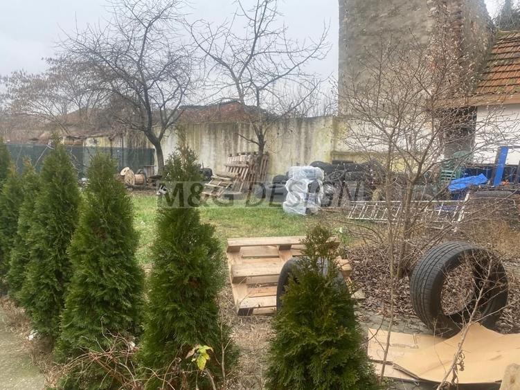 Casă individuală cu 6 camere cu Canalizare în Lunei