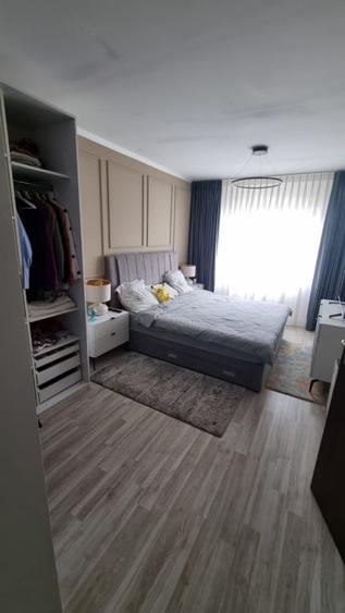 Apartament cu 3 camere semidecomandat în Odăi