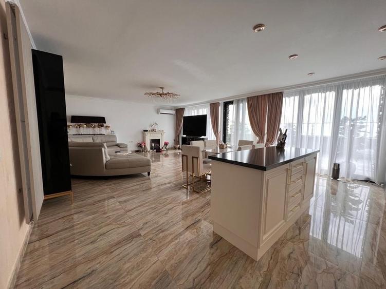 Penthouse cu 4 camere decomandat, mobilat în Berceni