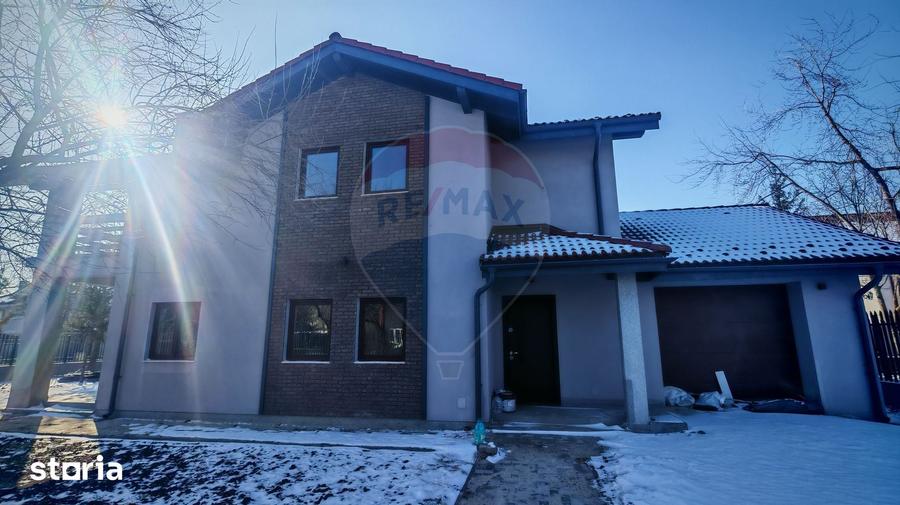Casă cu 4 camere cu Teren 563 Mp în Corbeanca