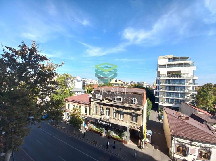 Garsonieră decomandată, mobilată în Romană