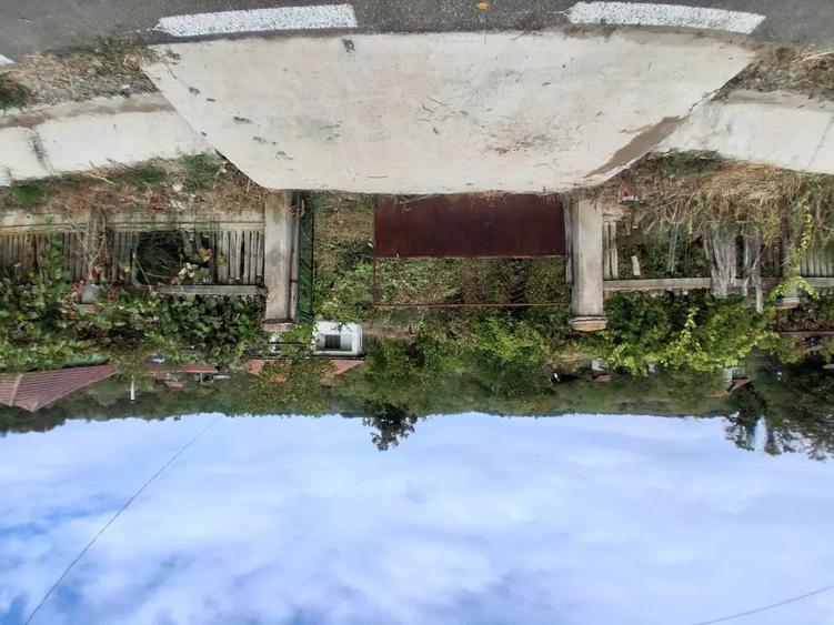 Casă cu 2 camere cu Teren 1110 Mp în Central
