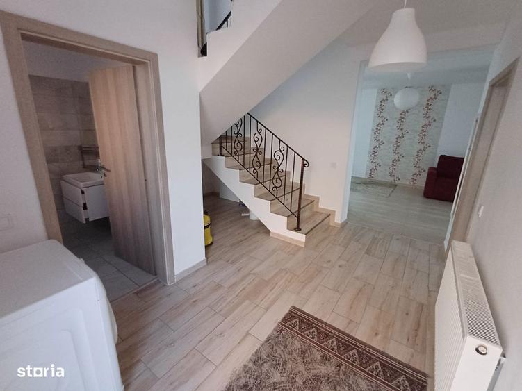 Casă cu 4 camere cu Teren 100 Mp în Valea Adâncă