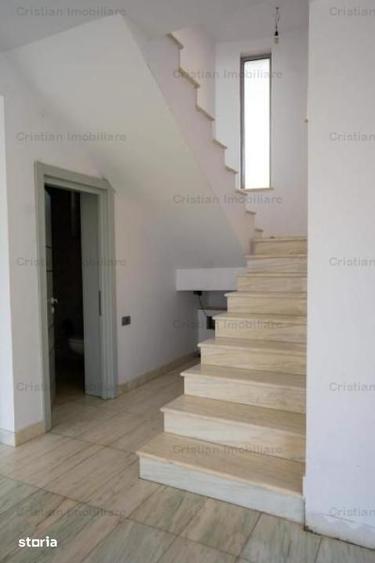 Casă cu 4 camere cu Teren 300 Mp în Central