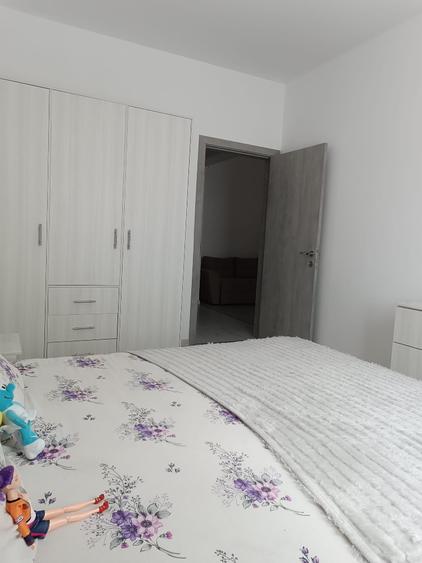 Apartament cu 2 camere semidecomandat în Roșu