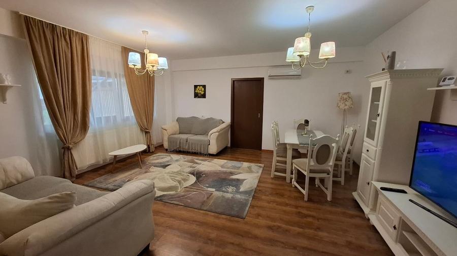 Apartament cu 3 camere semidecomandat, mobilat în Tomis Plus