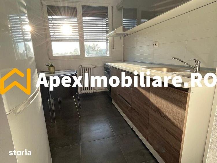 Apartament cu 3 camere decomandat în Titan