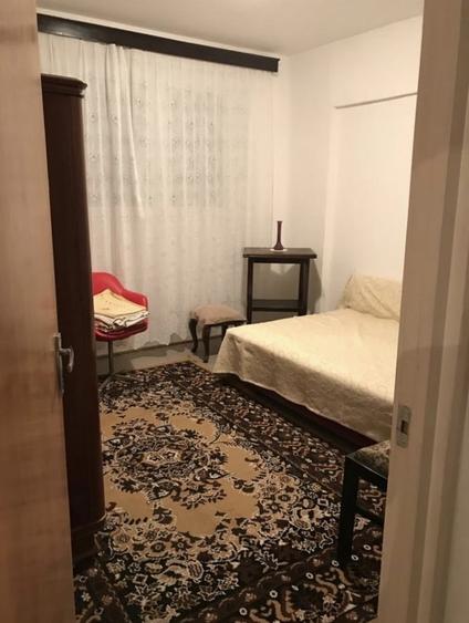 Apartament cu 3 camere decomandat în Colentina
