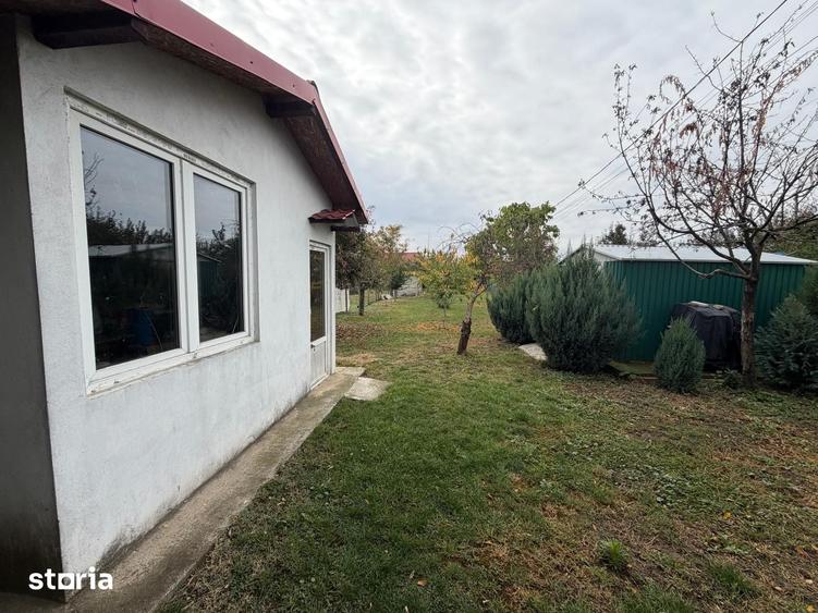 Casă cu 3 camere cu Teren 1200 Mp în Leordeni
