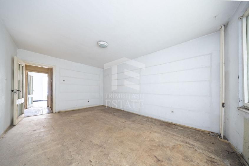 Apartament cu 3 camere decomandat în Triaj