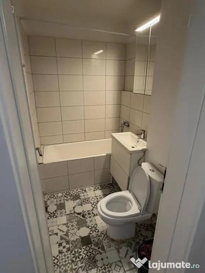 Dristor etaj 4 chiar la metrou - 2