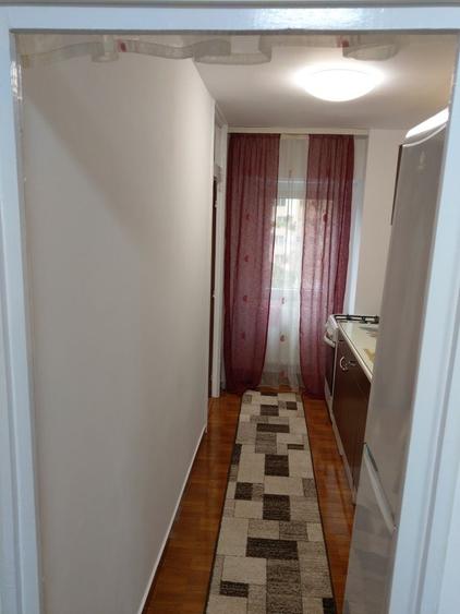 Garsonieră decomandată în Tei