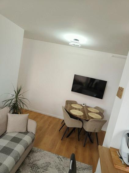 Apartament cu 3 camere decomandat în Exterior Vest