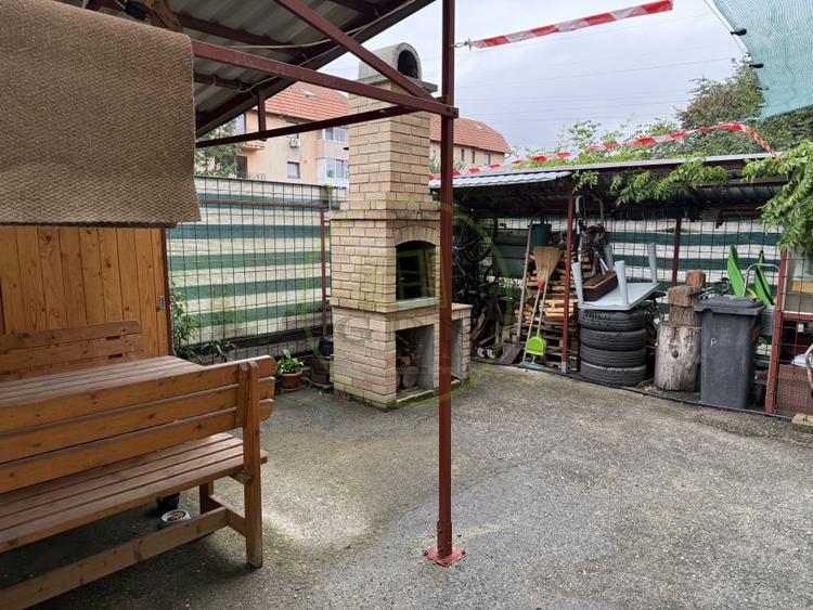 De închiriat - Ap. 4 camere, curte comună, Florești, 90 mp. - 12