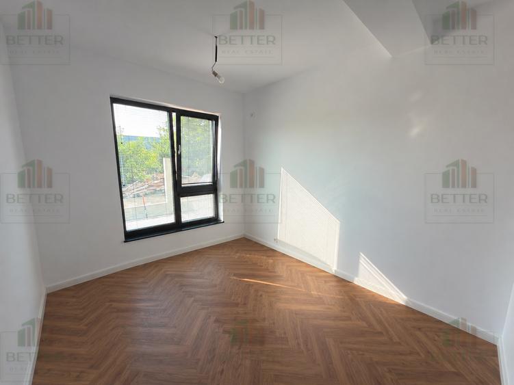 Casă cu 5 camere cu Teren 300 Mp în Berceni