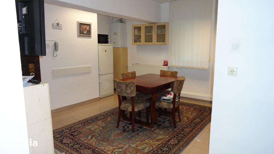 Apartament cu 3 camere în Mărăști