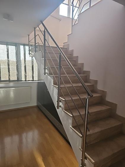 Apartament cu 4 camere decomandat în Titan