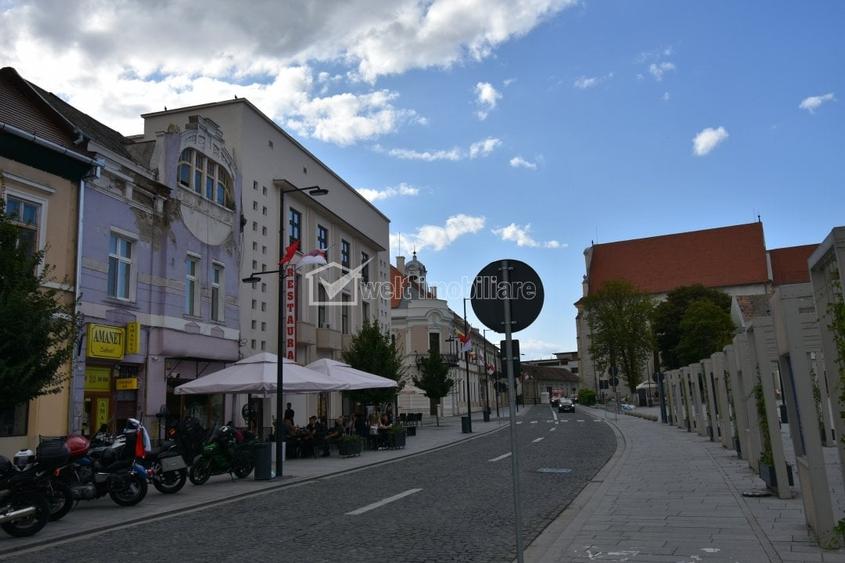 Apartament cu 3 camere semidecomandat în Ultracentral