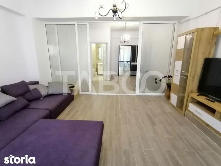 Apartament cu 3 camere semidecomandat, mobilat în Ștrand