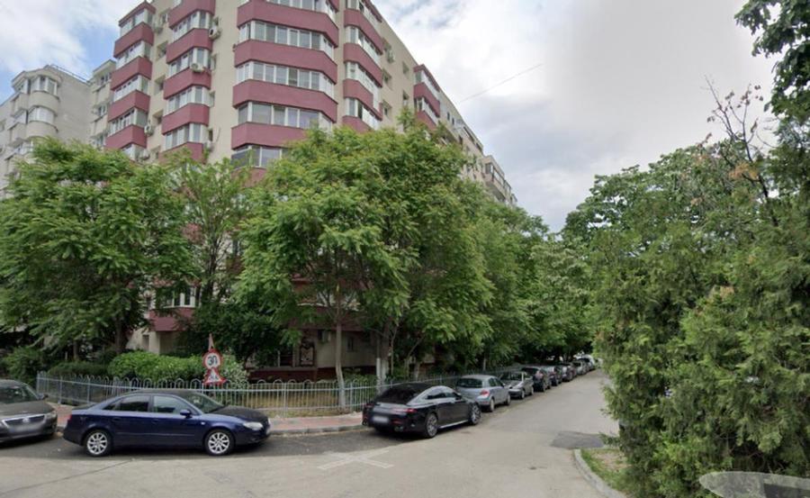 Apartament cu 3 camere decomandat în Dristor