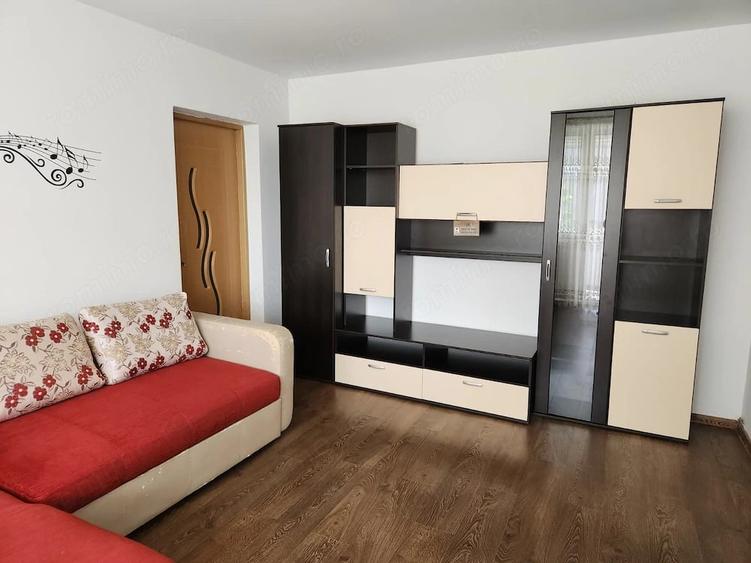 Apartament cu 3 camere decomandat în Exterior Vest