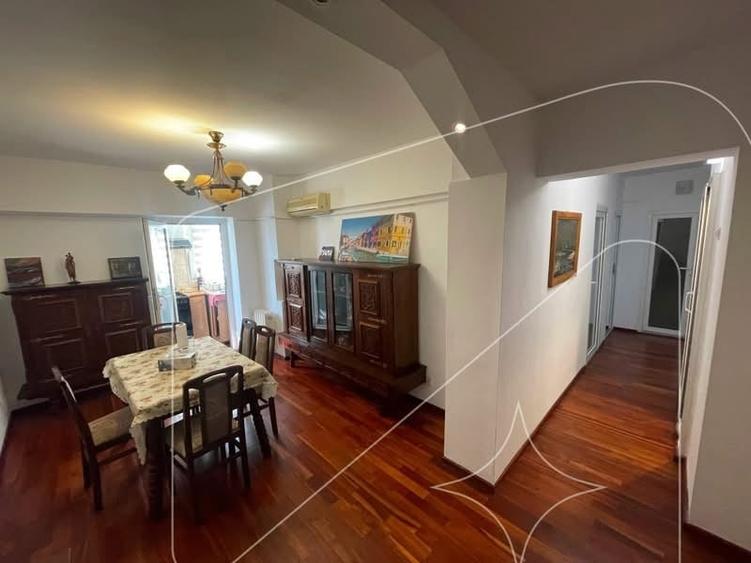 Apartament cu 3 camere în Complex Studențesc