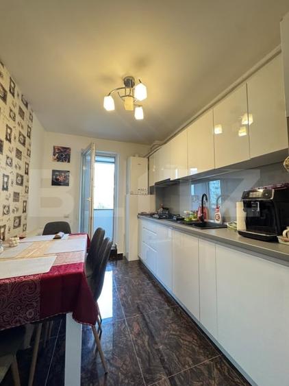 Apartament cu 3 camere semidecomandat, mobilat în Florești