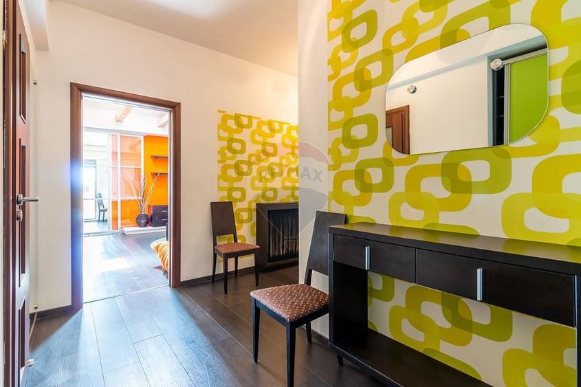 Apartament cu 3 camere decomandat în Jiului