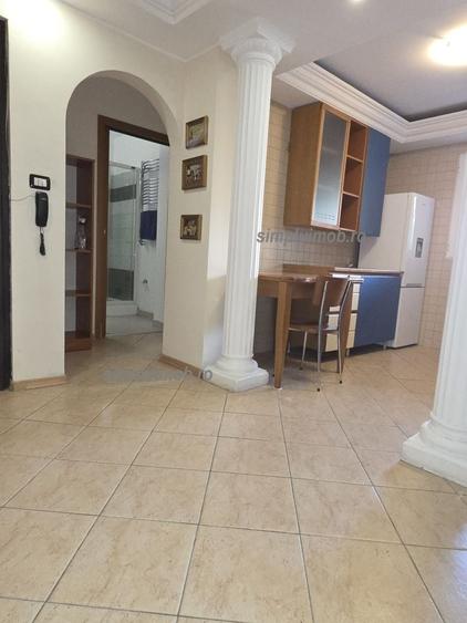 Apartament cu 3 camere semidecomandat, mobilat în Olteniței