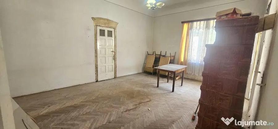 Casă cu 2 camere cu Teren 94 Mp în Gării