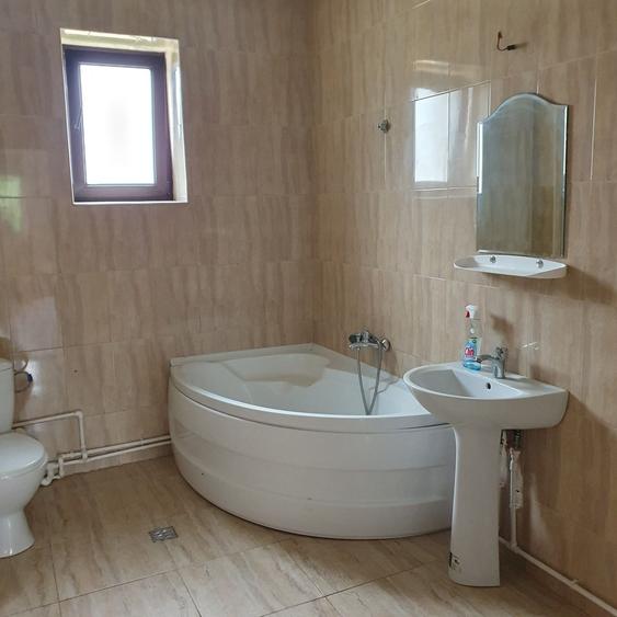 Casă cu 2 camere cu Teren 200 Mp în Central