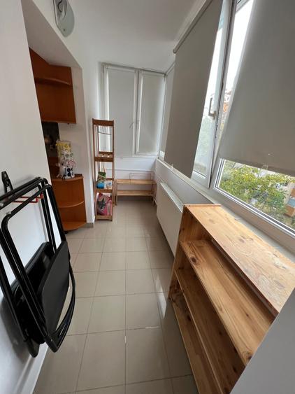Apartament cu 3 camere decomandat, mobilat în Soarelui