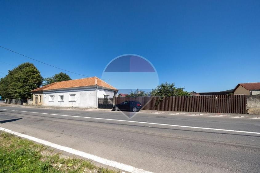 Casă individuală cu 6 camere cu Teren 1048 Mp în Satulung