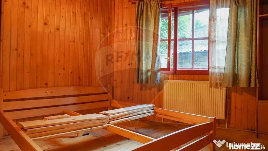 Casă cu 5 camere cu Teren 511 Mp în Bran