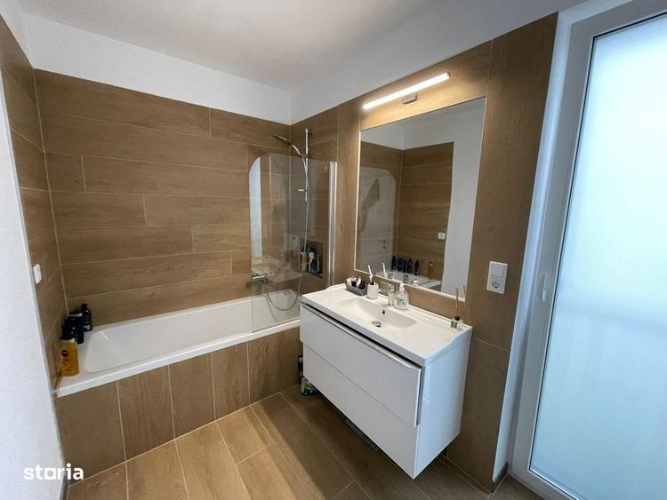 Apartament cu 4 camere semidecomandat, mobilat în Europa