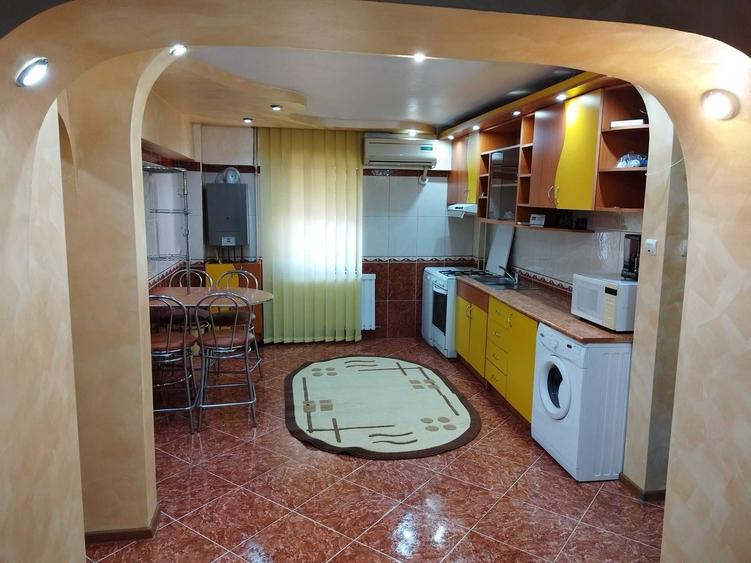 Apartament cu 3 camere decomandat în Ultracentral