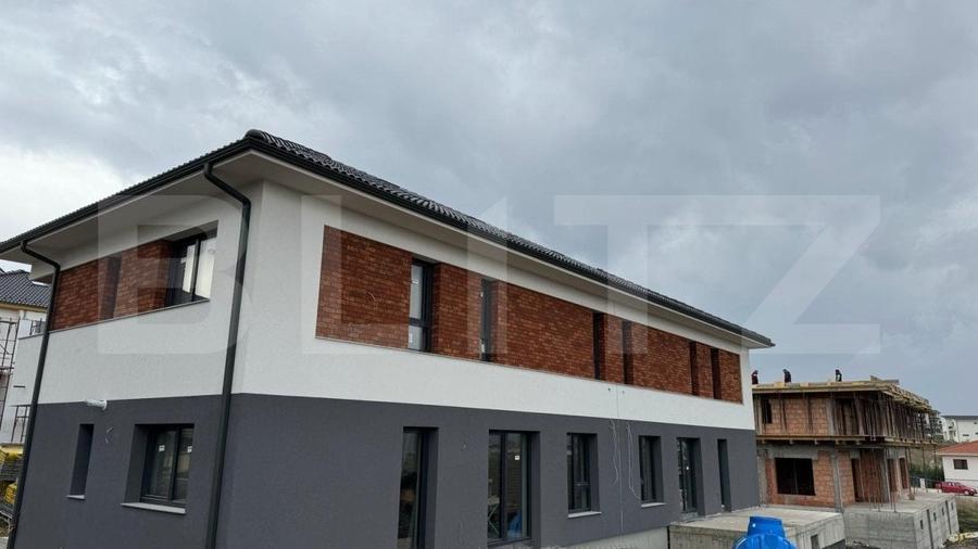 Duplex cu 4 camere cu Canalizare în Dezmir