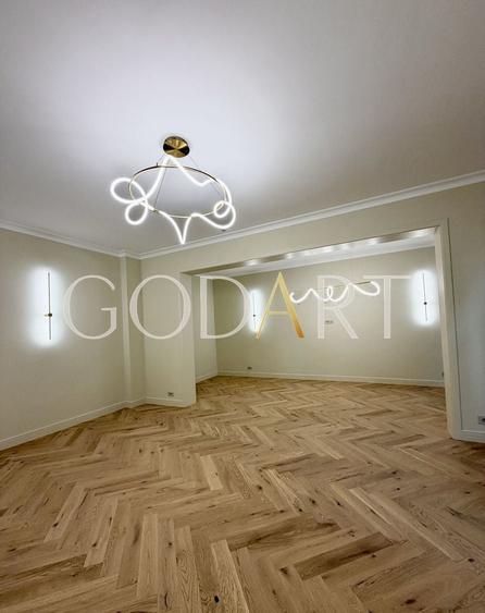 Apartament cu 4 camere decomandat în Dacia