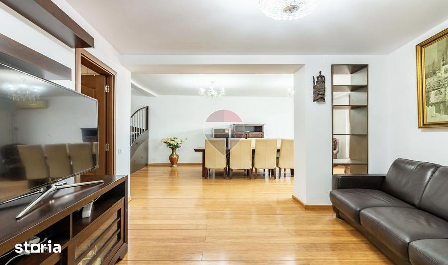 Apartament cu 4 camere în Centrul Civic