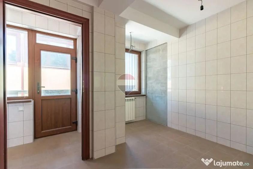 Casă cu 3 camere cu Teren 235 Mp în Ferentari