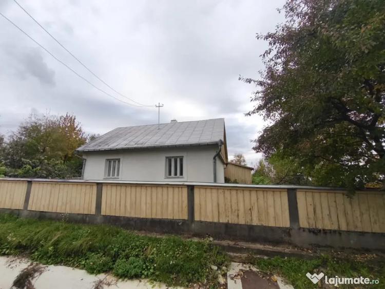 Casă cu 2 camere cu Teren 3000 Mp în Pădureni