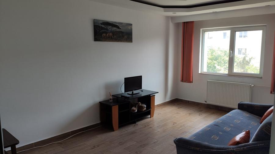 Apartament cu 2 camere decomandat în Vest