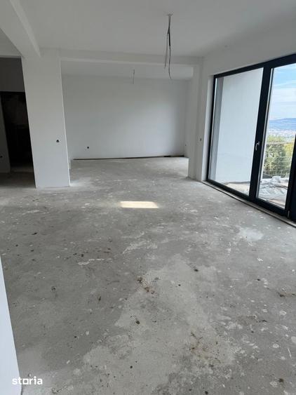 Casă cu 6 camere cu Teren 392 Mp în Feleacu