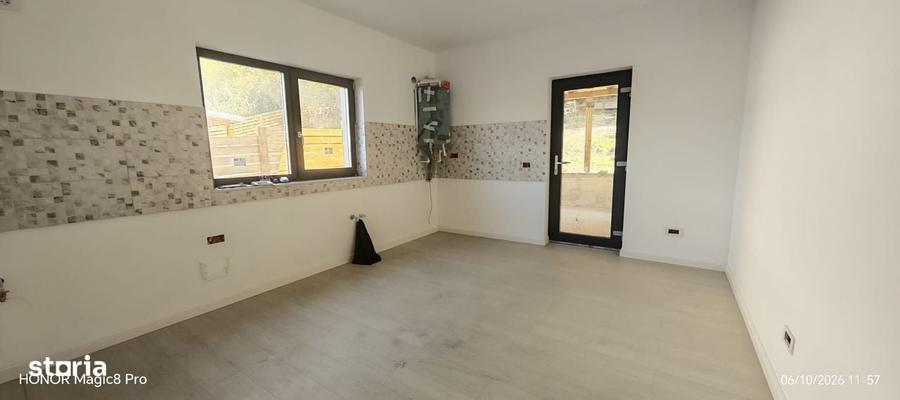 Casă cu 4 camere cu Teren 460 Mp în Valea Lupului