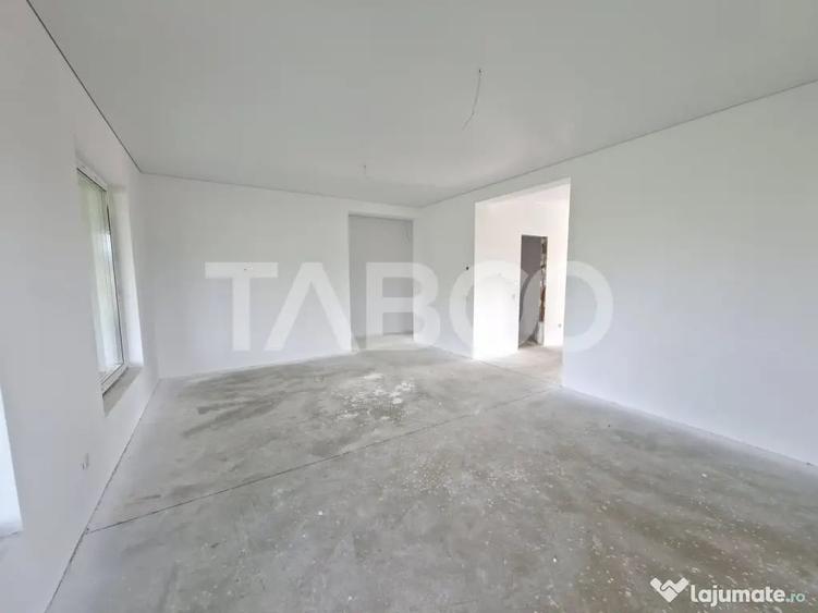 Casă cu 3 camere cu Teren 479 Mp în Cristian
