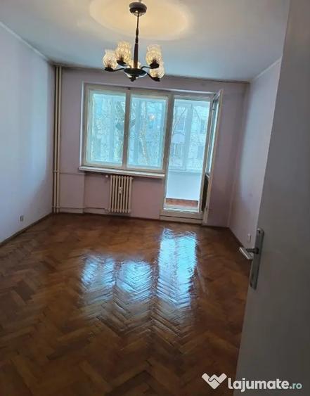Apartament cu 3 camere decomandat în George Enescu