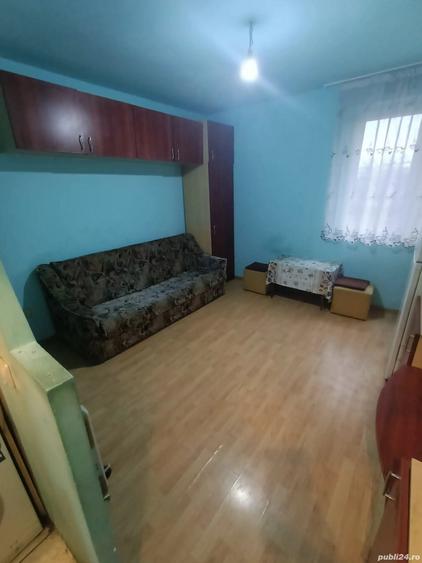 Garsonieră decomandată în Lipovei