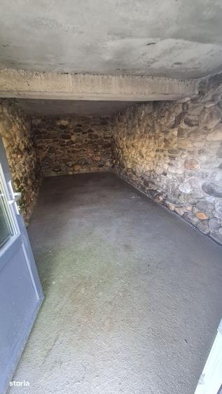 Casă cu 4 camere în Valea Iașului