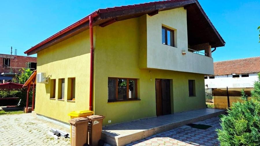 Casă cu 4 camere în Bujac